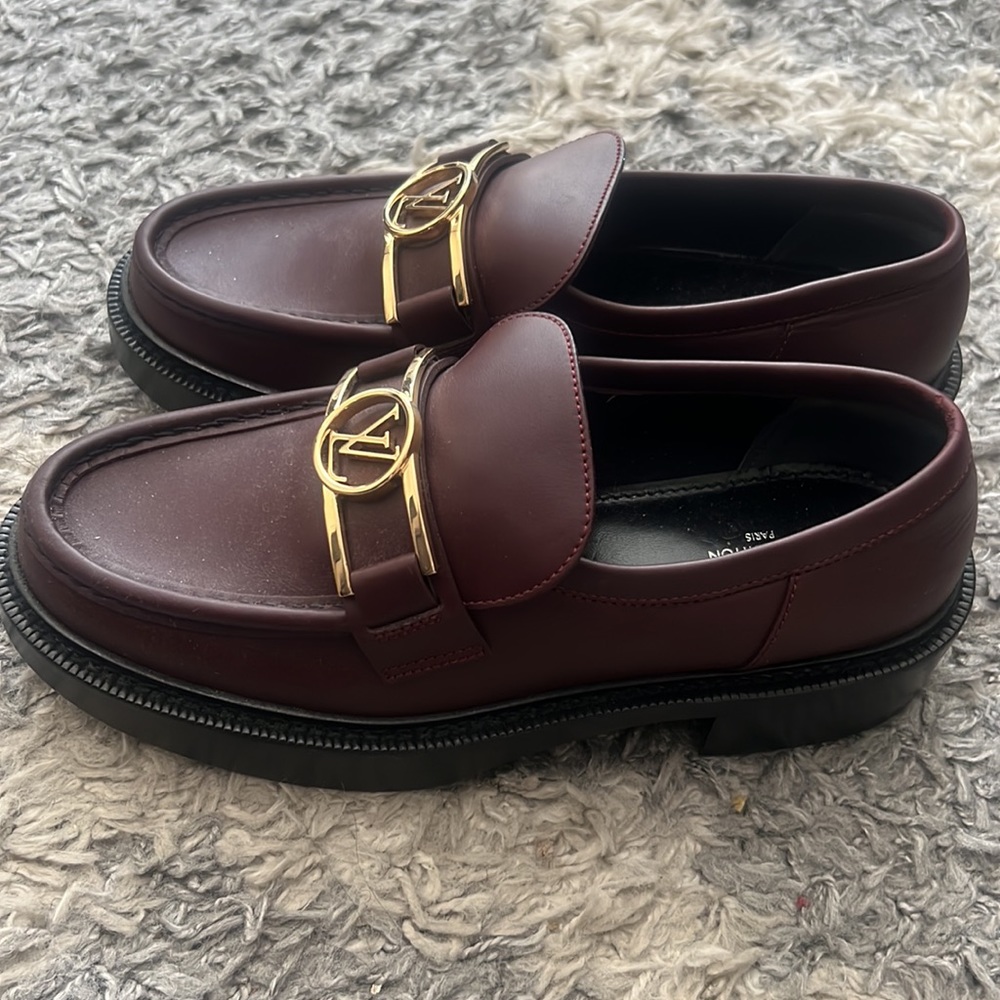 Gold-Emblem Burgundy Leather Loafers - Women's Dress Shoes